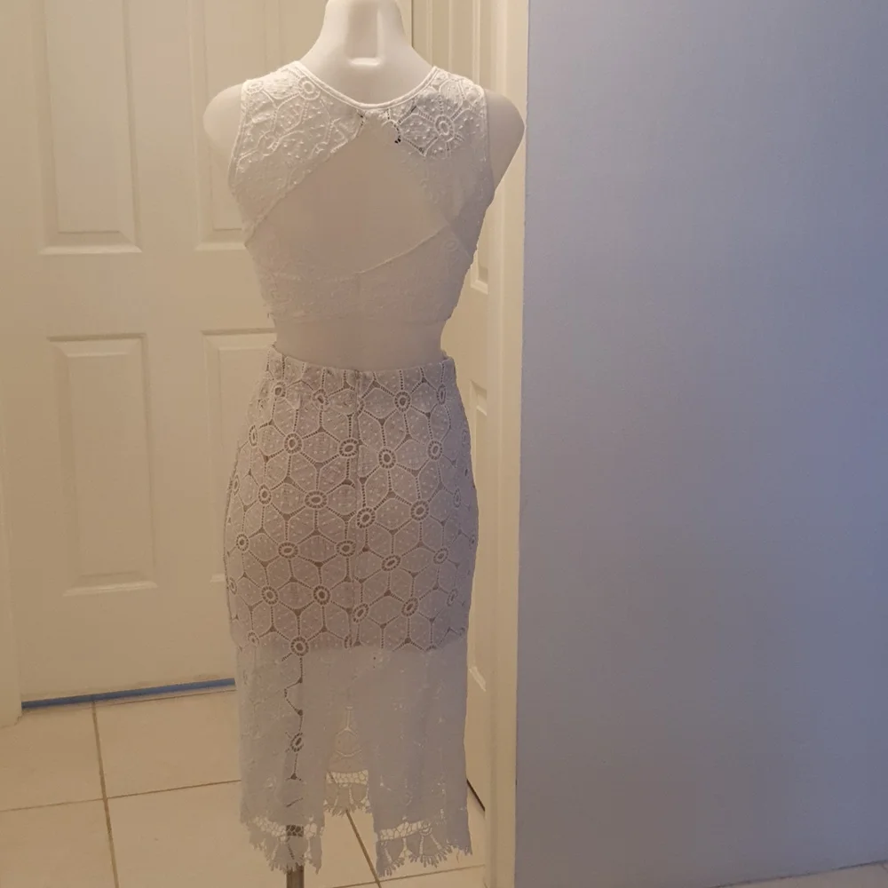 Absolutely Gorgeous Set Skirt and Crop Top - Picture 9 of 12